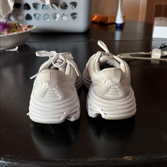 Hoka White Bondi 7 - Picture 2 of 4